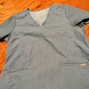 Figs 3 Pocket Scrub Top